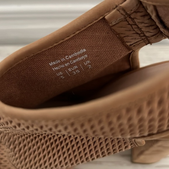 Aldo tan suede open toe heels - Picture 3 of 3